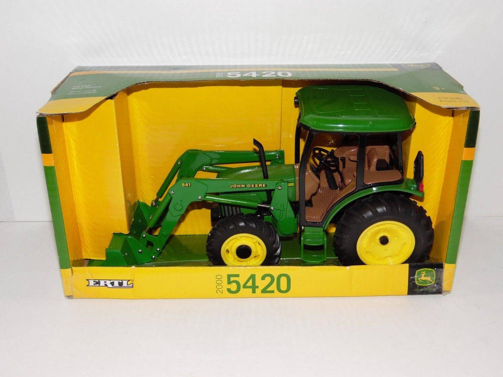 Green Tractor with Cab Loader D7138