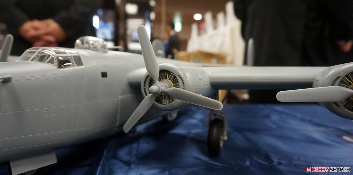 1/32 Consolidated B-24J Liberator Plastic Model Kit K930