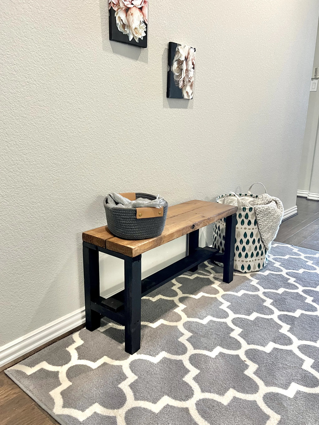 Two Tone Solid Pine Wood Entryway Accent Bench O980479
