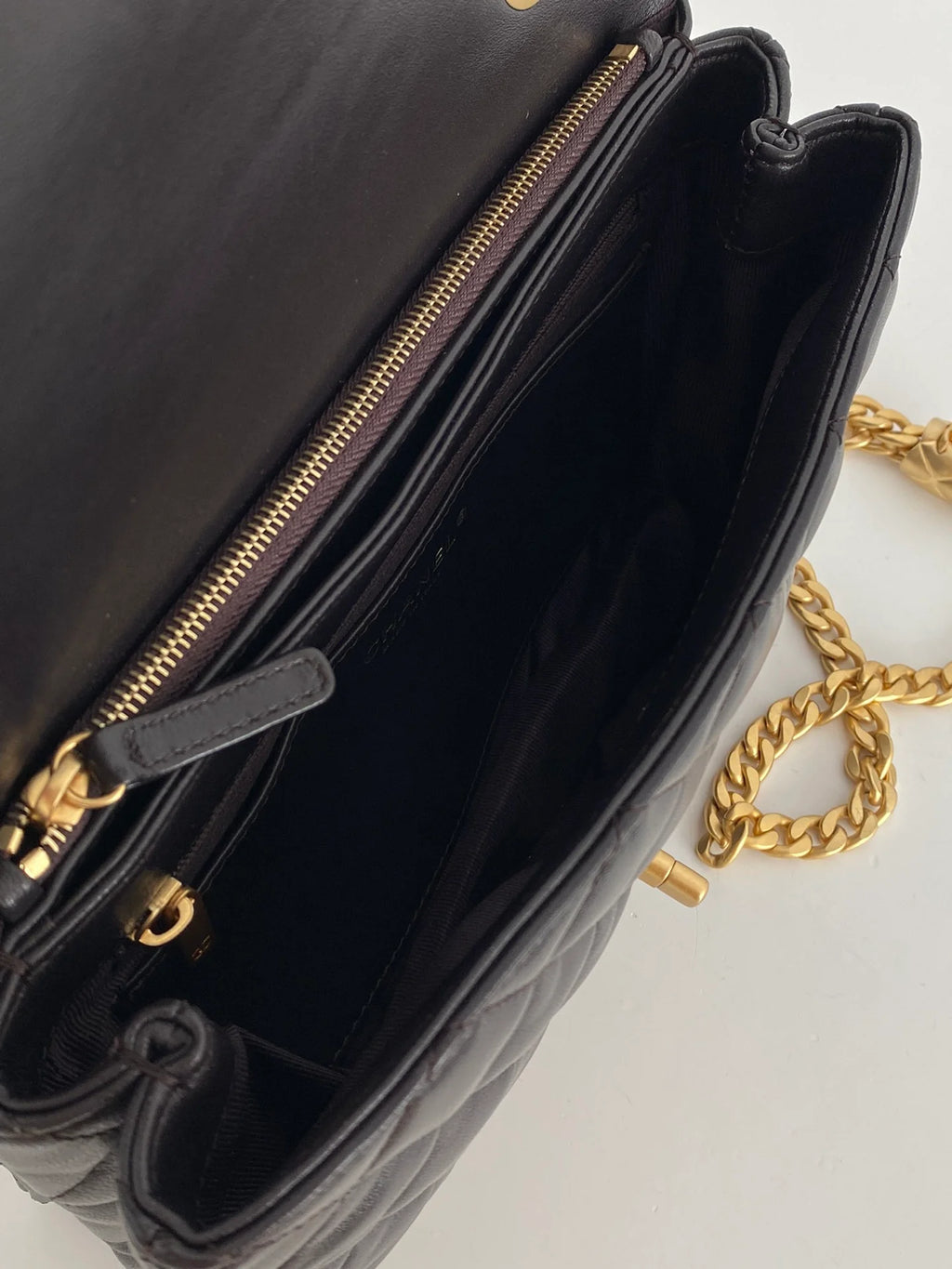 Black Small Flap Bag Q8882