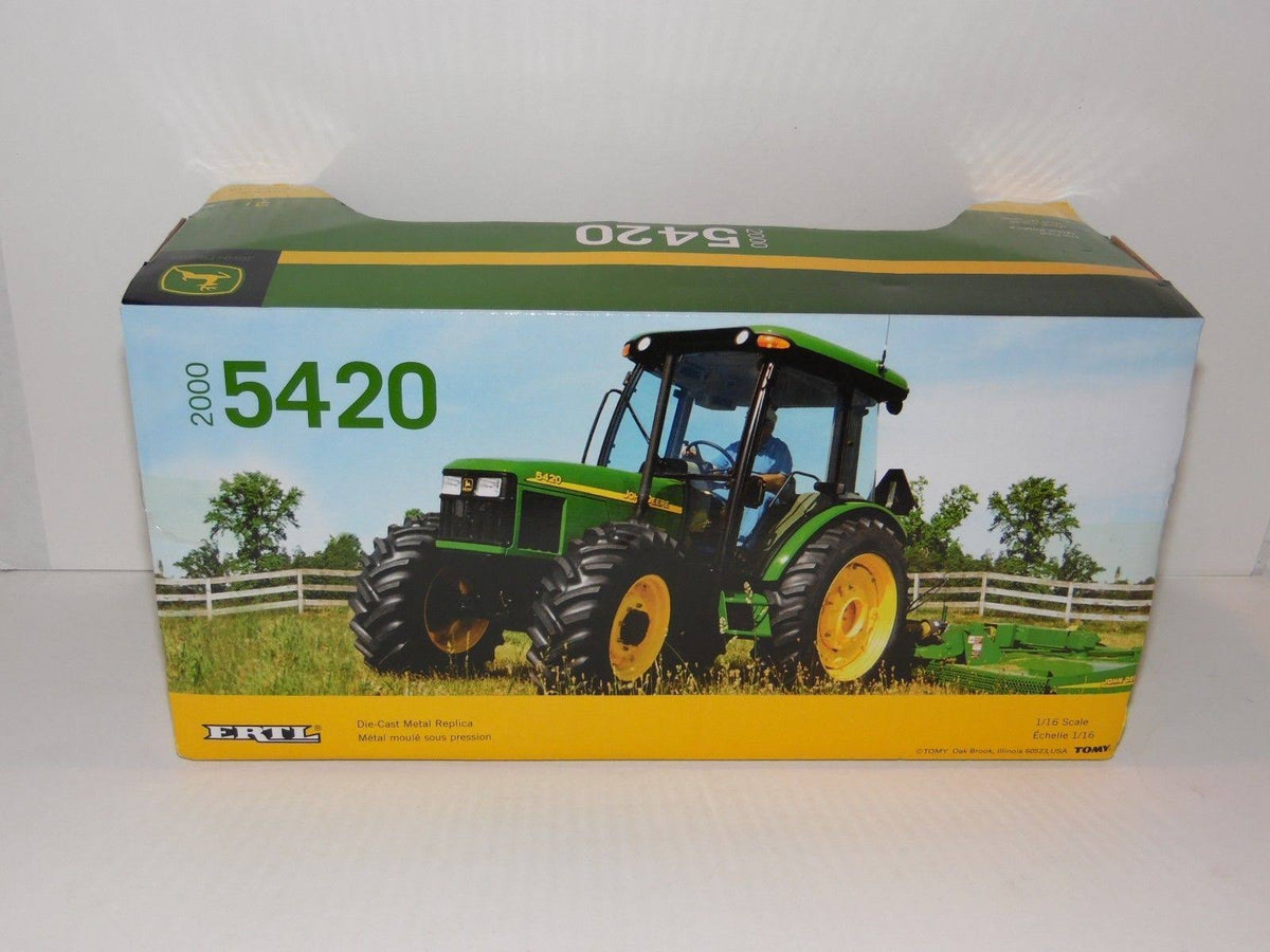 Green Tractor with Cab Loader D7138