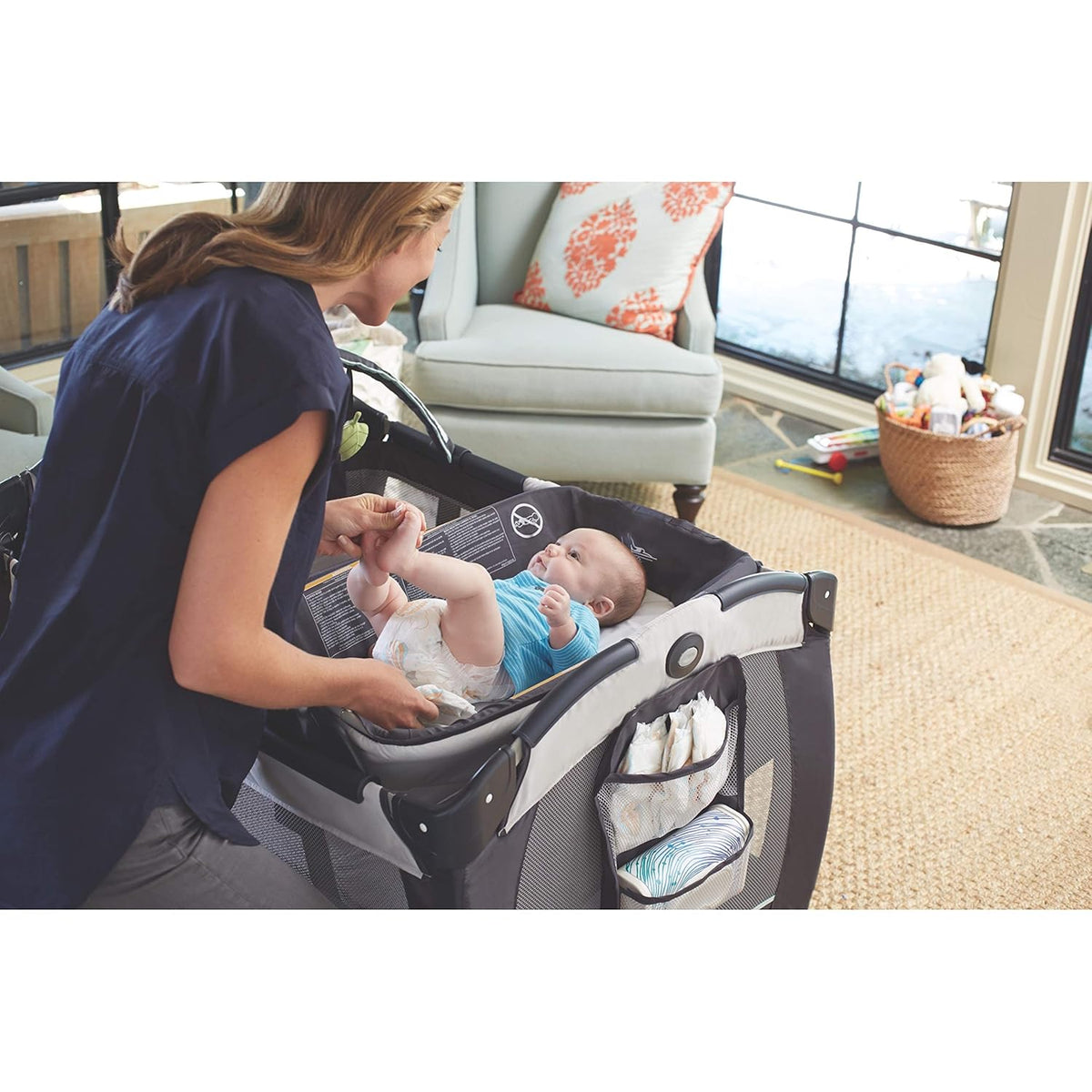 Playard with Reversible Seat & Changer S817