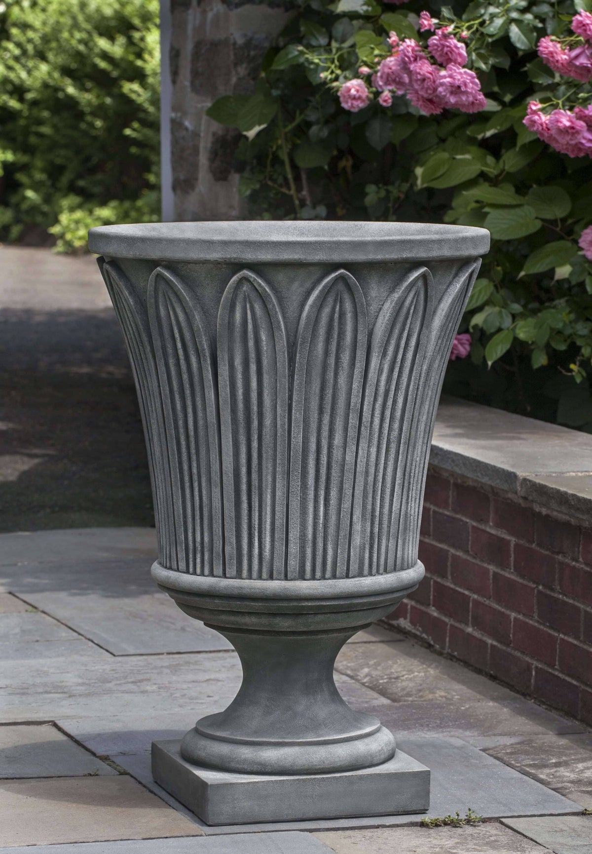 Aged Limestone Urn Y58673
