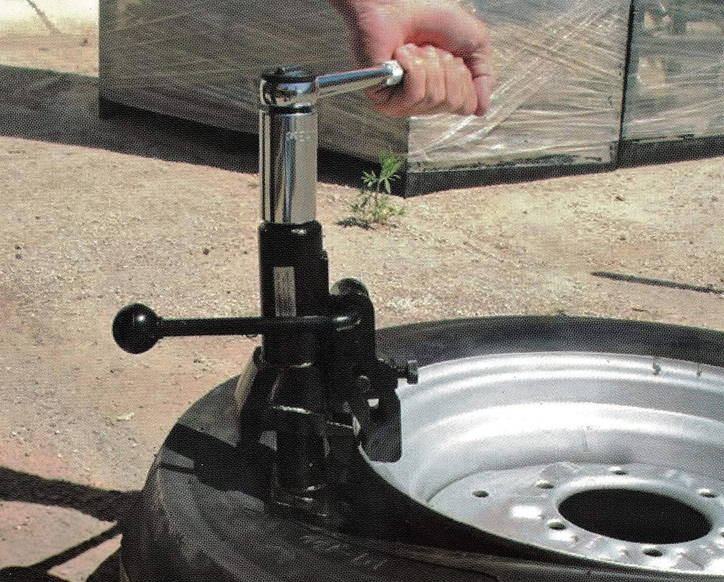 Tire Bead Breaker Manual Tool for Heavy Duty Tires W462647