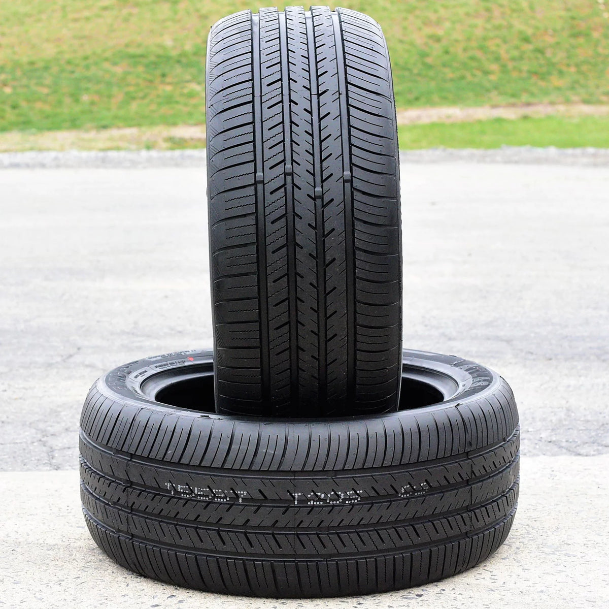 Set of 4 255/40R18 99Y XL High Performance Tires Y20603